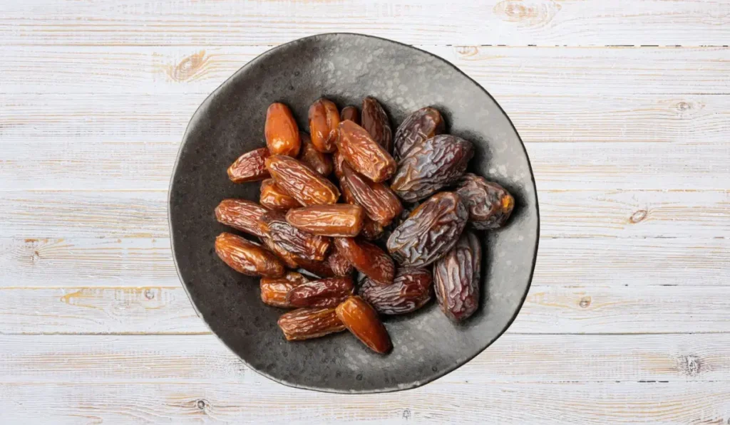 দেগলেত নূর